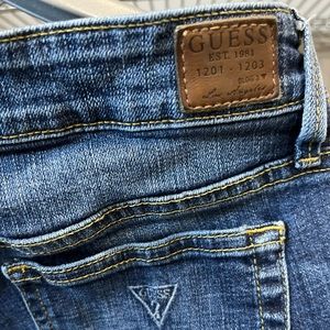 Guess Distressed Jeans Size 27